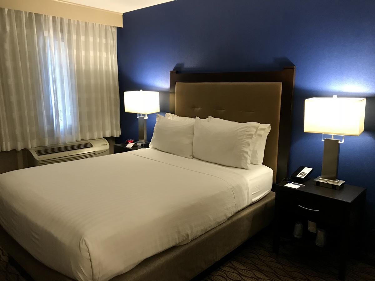 Holiday Inn Express Hotel & Suites Pasadena-Colorado Boulevard, An Ihg Hotel Extérieur photo